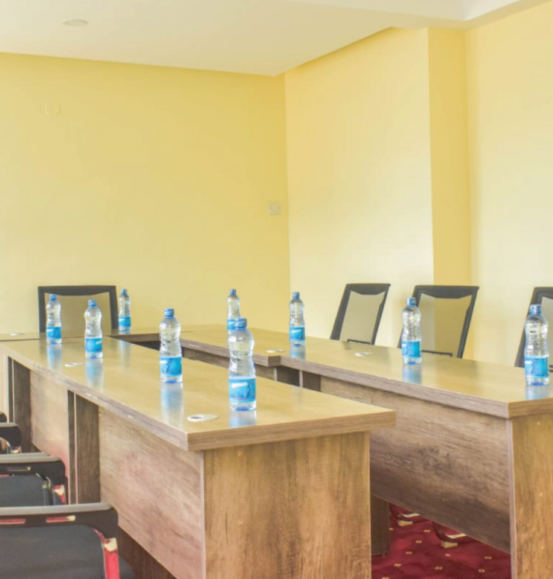 Where Productivity Meets Comfort. Discover Unmatched Facilities for Successful meetings